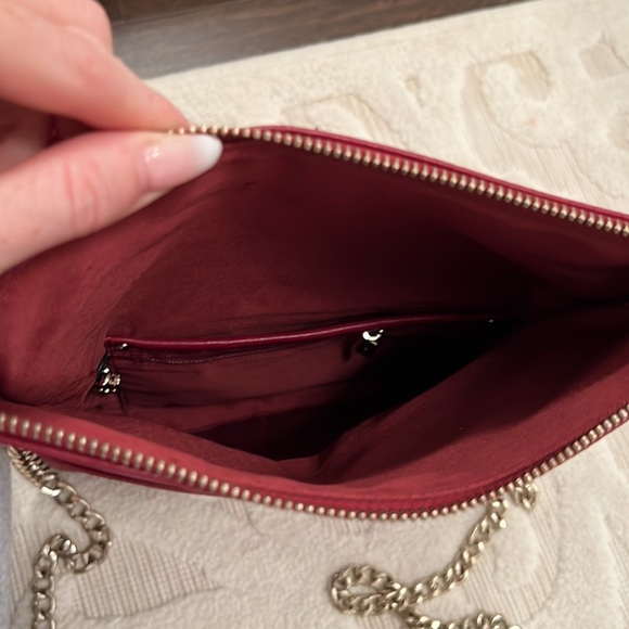 DANIER Leather Crossbody Bag - Picture 9 of 10